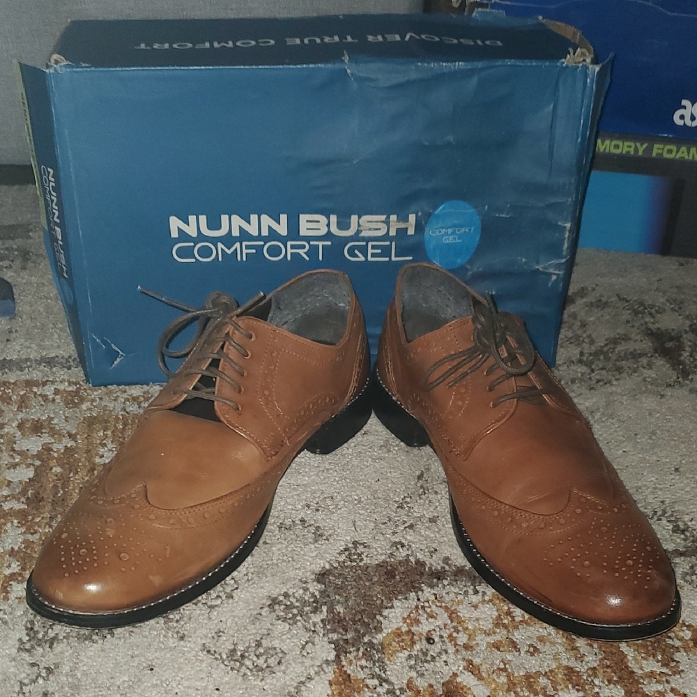 Nunn Bush Men's Tan Oxfords Slightly Worn